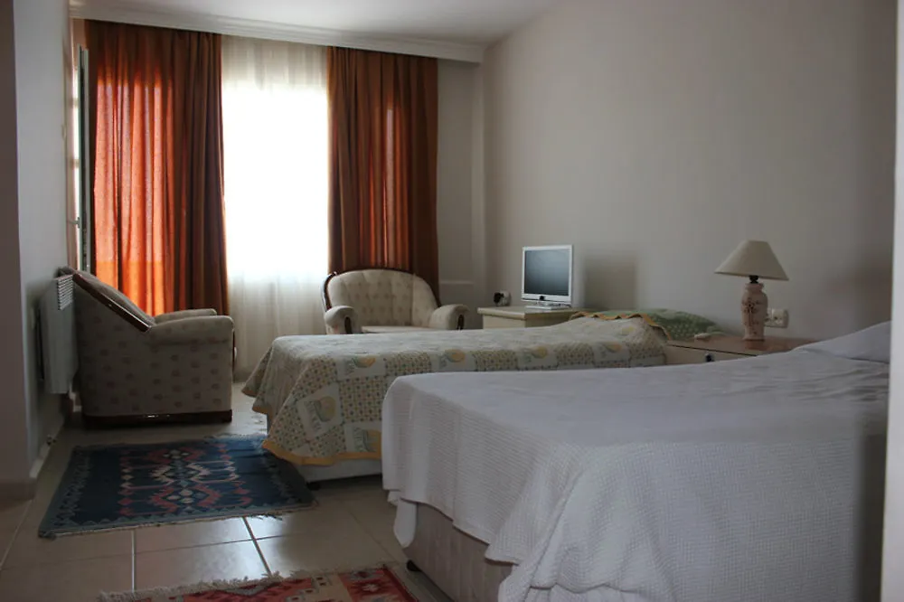 Can Karaburun Hotel 3*, İzmir