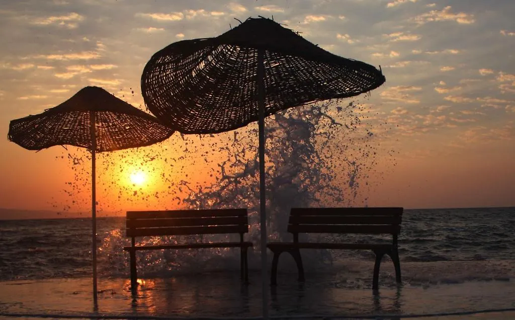 Can Karaburun Hotel  İzmir
