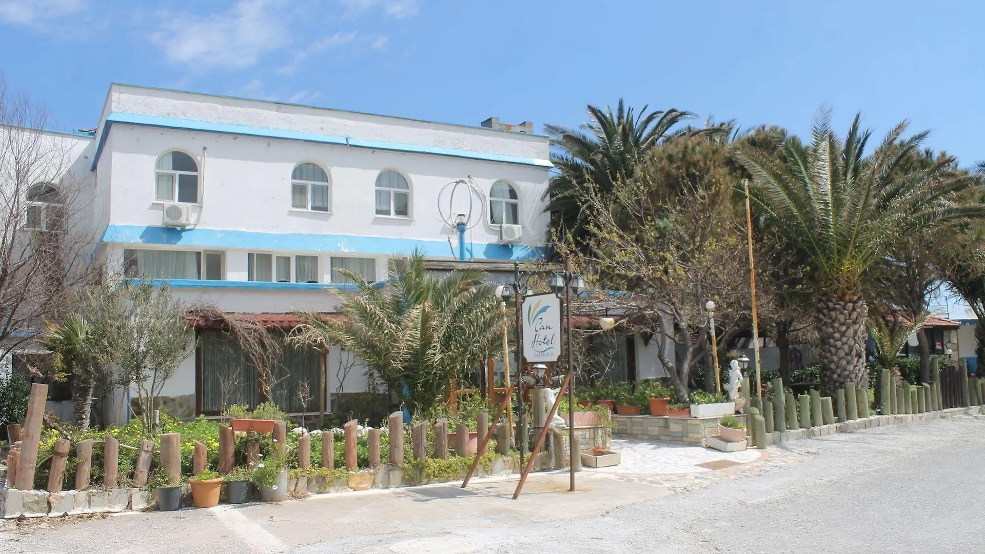 Can Karaburun Hotel